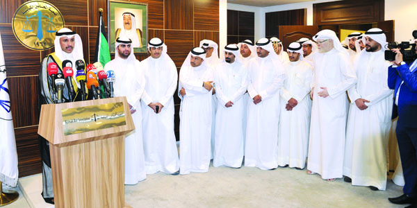 u0627u0644u063au0627u0646u0645 u0645u062au062du062fu062bu0627u064b u0641u064a u0627u062du062au0641u0627u0644u064au0629 u062cu0645u0639u064au0629 u0627u0644u0645u062du0627u0645u064au0646 t(u062au0635u0648u064au0631 u0633u0639u062f u0647u0646u062fu0627u0648u064a)