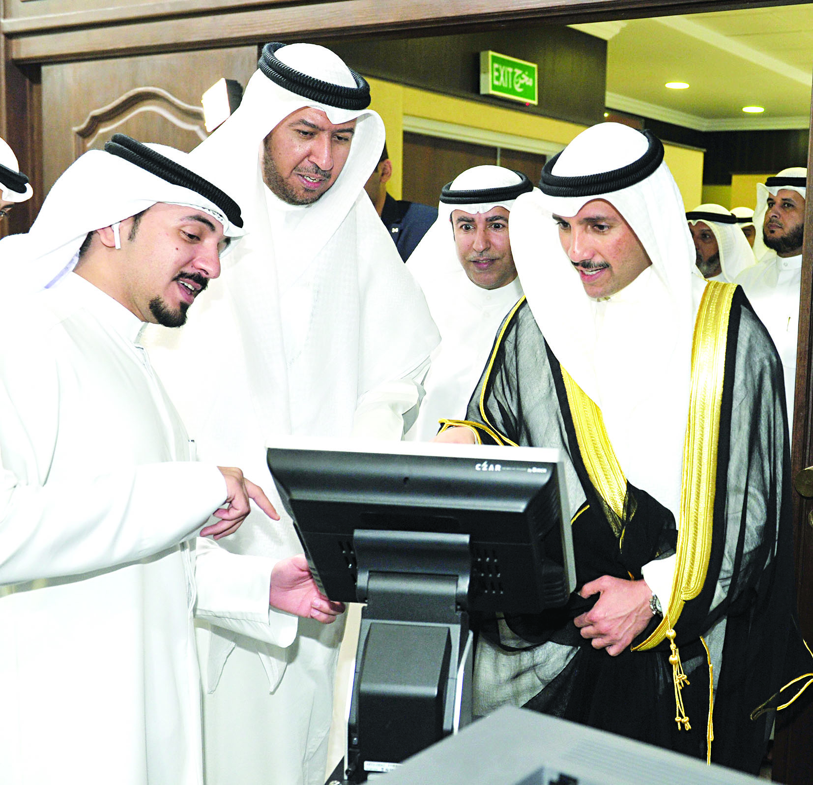 الغانم والعفاسي يطلعان على خدمات مركز التقاضي في الجمعية