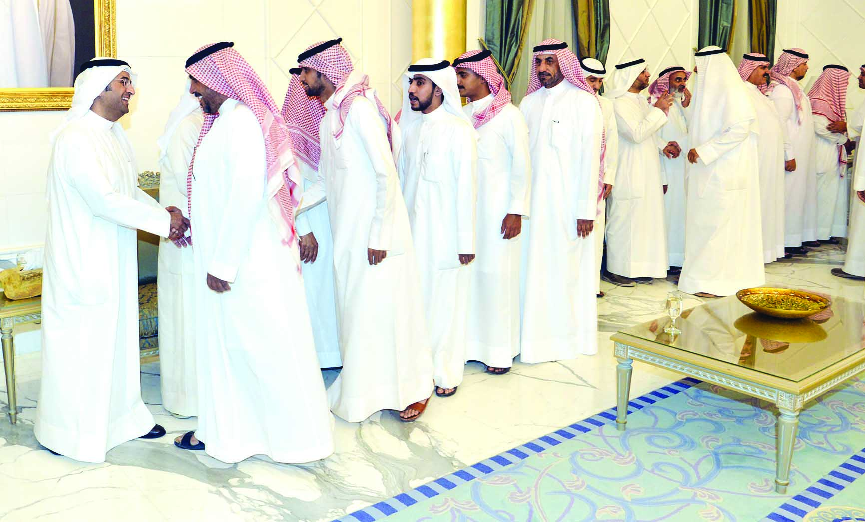 ... ويتلقى التهاني بتجديد الثقة	 (تصوير نايف العقلة)