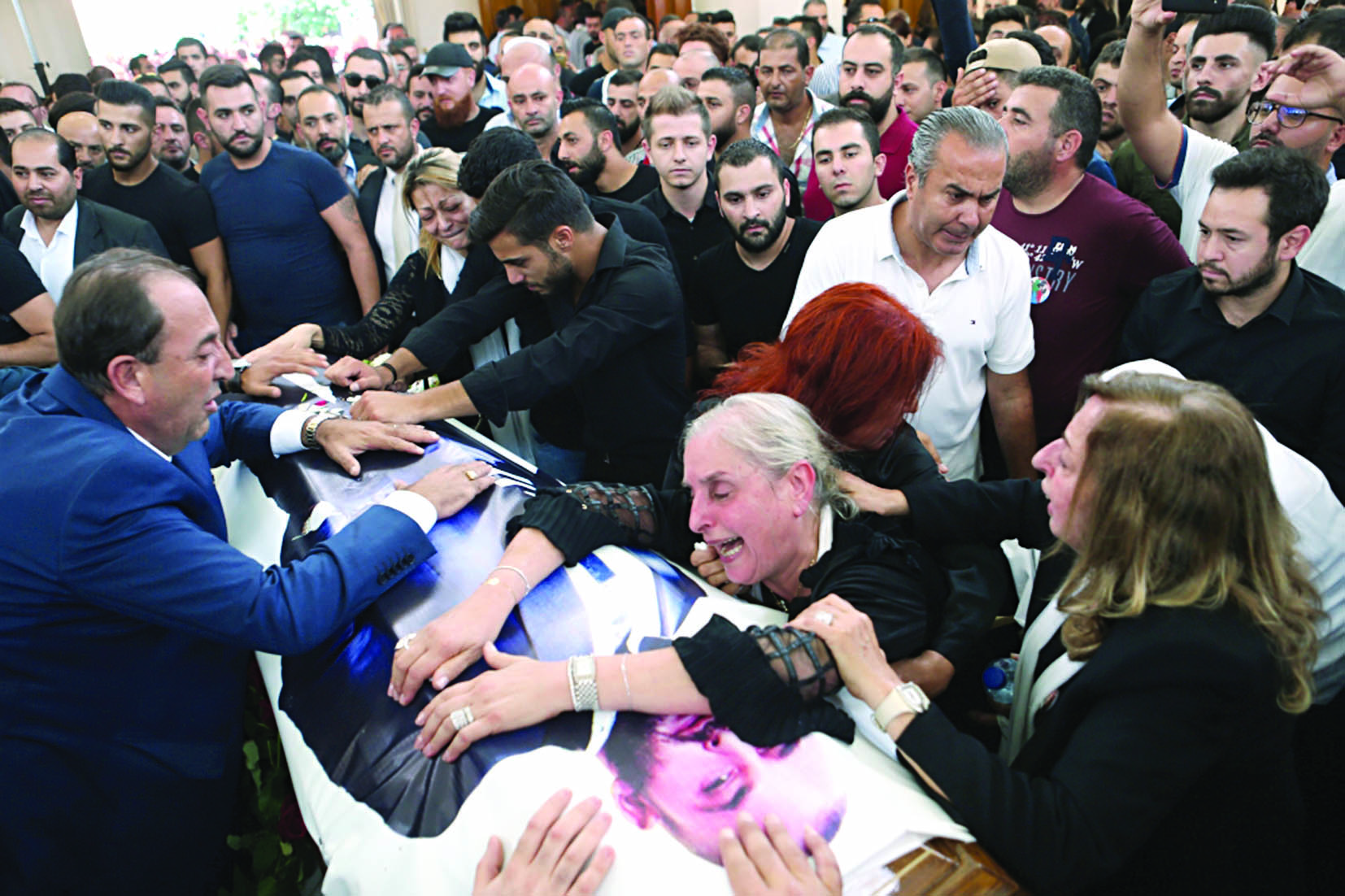 u0648u0627u0644u062fu0629 u0631u0627u0645u064a u0633u0644u0645u0627u0646 u062au0628u0643u064au0647 u062eu0644u0627u0644 u062au0634u064au064au0639u0647 u0623u0648u0644 u0645u0646 u0623u0645u0633t (u0631u0648u064au062au0631u0632)