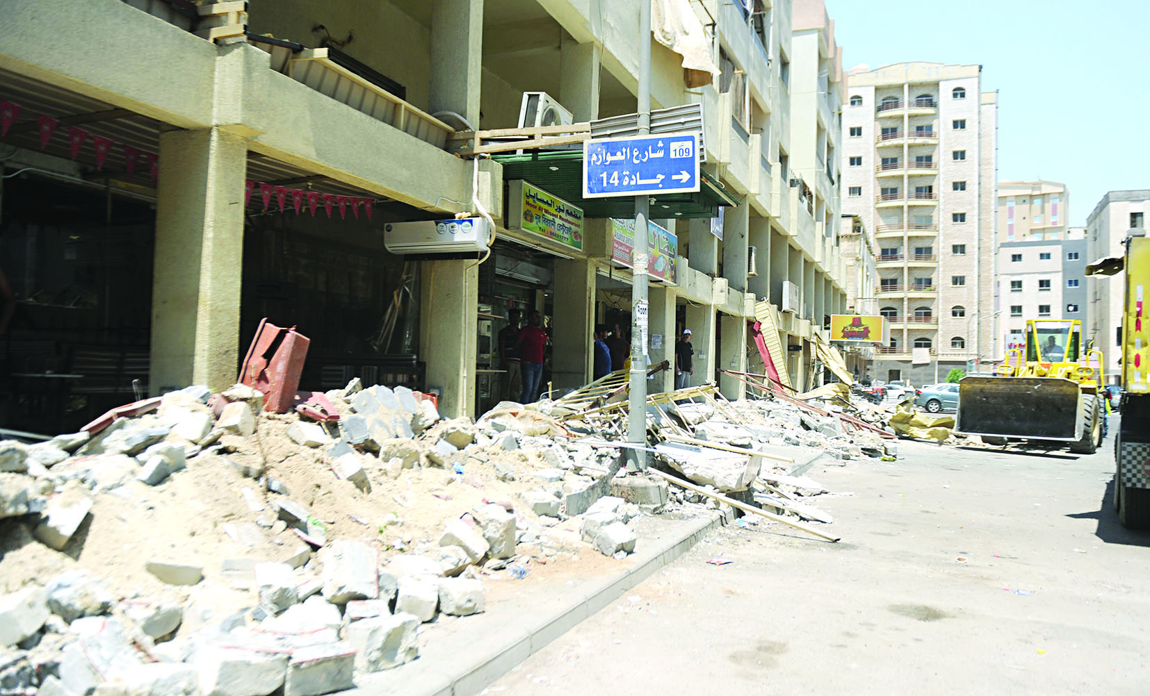 تكسير إشغالات الرصيف 