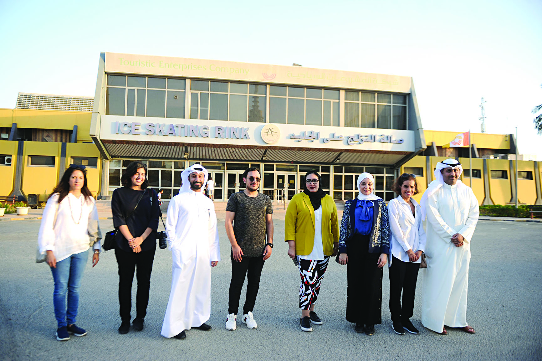 u0627u0644u0628u063au0644u064a u0648u0627u0644u062du0645u0636u0627u0646 u0645u0639 u0627u0644u0645u062au062cu0645u0639u064au0646 u0623u0645u0627u0645 u0627u0644u0635u0627u0644u0629 t(u062au0635u0648u064au0631 u0628u0633u0627u0645 u0632u064au062fu0627u0646)