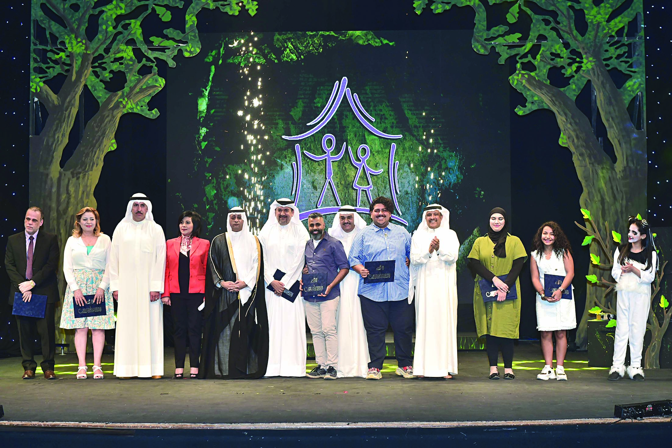 u0627u0644u0645u064fu0643u0631u0645u0648u0646 u0641u064a u0644u0642u0637u0629 u062cu0645u0627u0639u064au0629 t    (u062au0635u0648u064au0631 u0628u0633u0627u0645 u0632u064au062fu0627u0646)