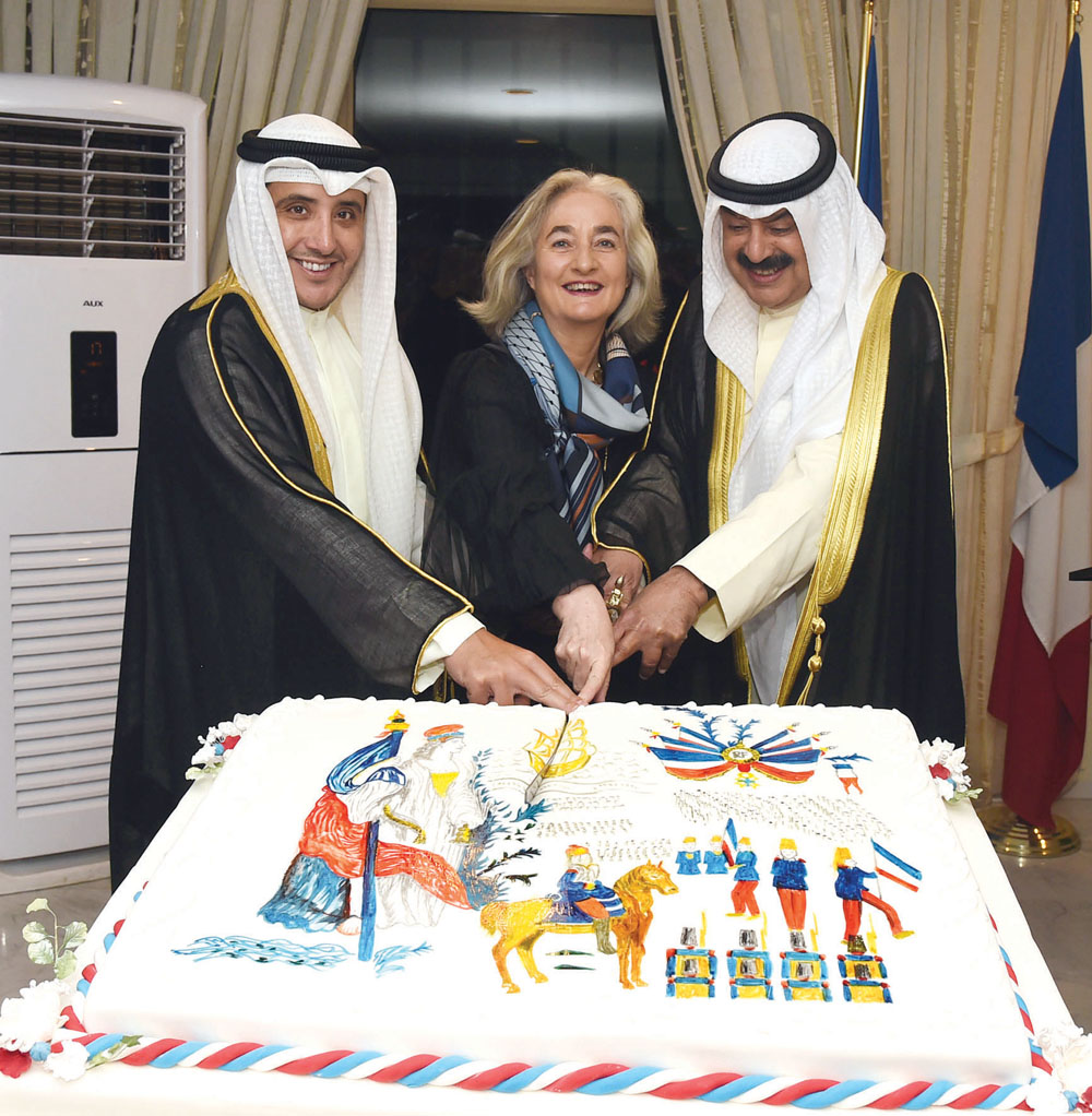 u0627u0644u062cu0627u0631u0627u0644u0644u0647 u0648u0627u0644u0633u0641u064au0631 u0623u062du0645u062f u0627u0644u0646u0627u0635u0631 u0648u0627u0644u0633u0641u064au0631u0629 u0627u0644u0641u0631u0646u0633u064au0629 u062eu0644u0627u0644 u0642u0637u0639 u0642u0627u0644u0628 u0627u0644u062du0644u0648u0649 t(u062au0635u0648u064au0631 u0633u0639u062f u0647u0646u062fu0627u0648u064a)