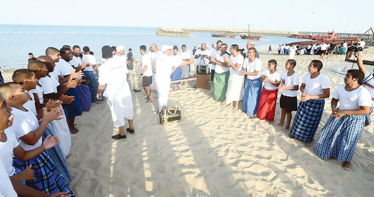 أجواء احتفالية                                	                (تصوير أسعد عبدالله)