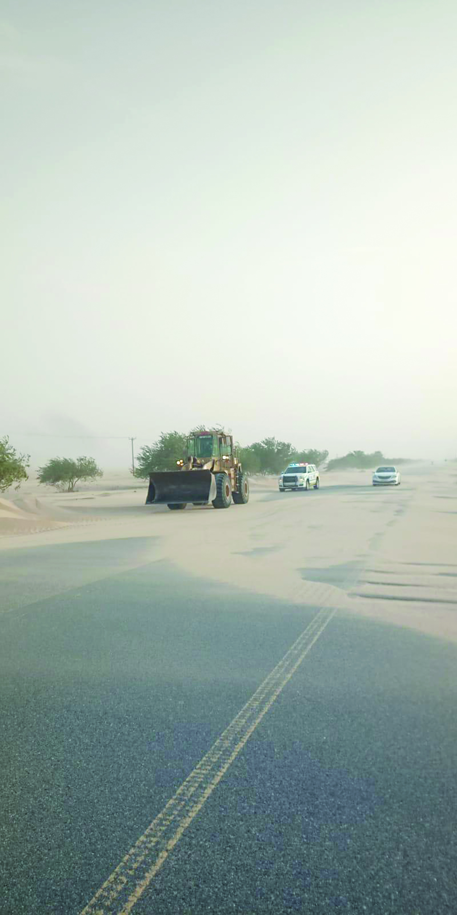 مواكبة أمنية لإزالة الرمال