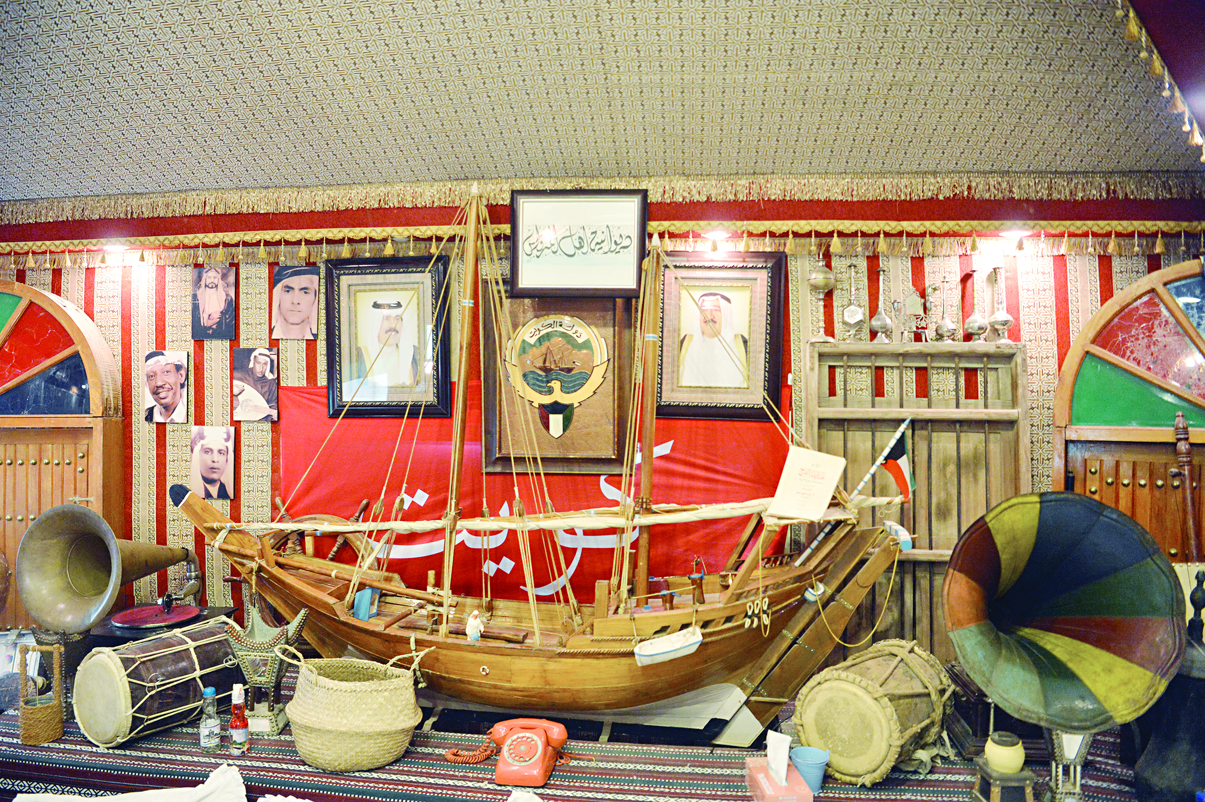 عبق الماضي في الديوانية                  	                        (تصوير نايف العقلة)