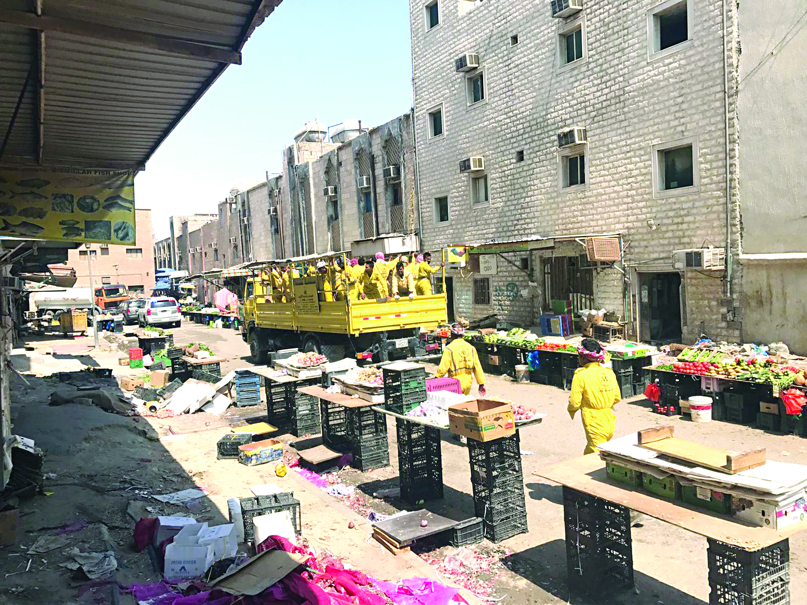 مداهمة سوق عشوائية