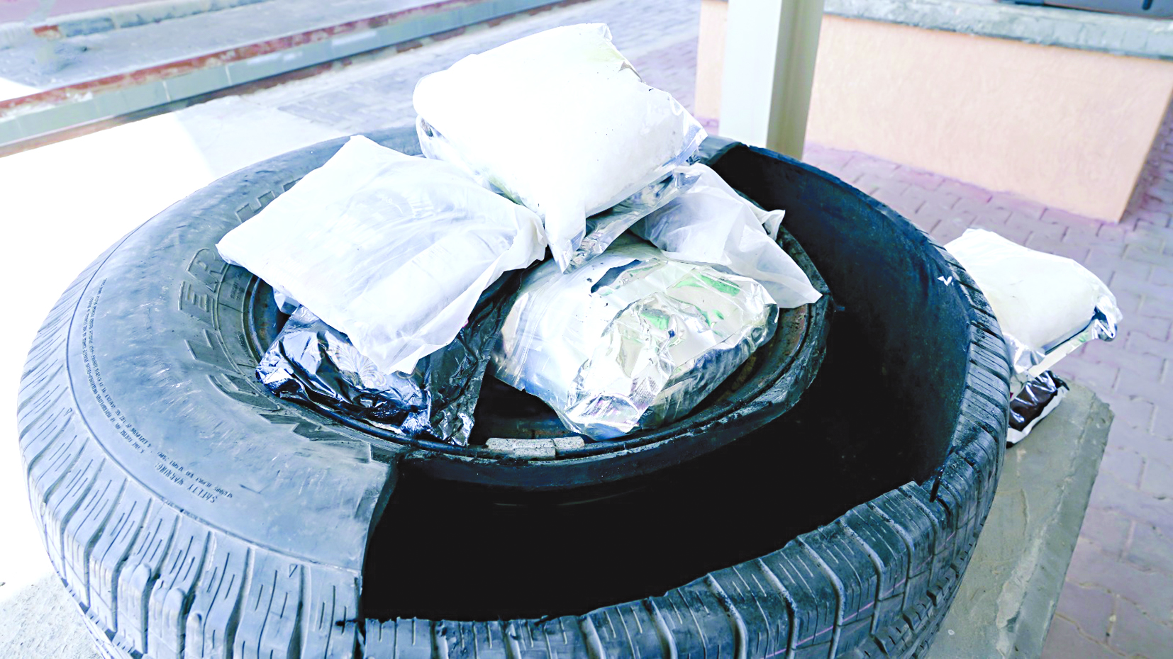 ... والممنوعات بعد إخراجها من الإطار 