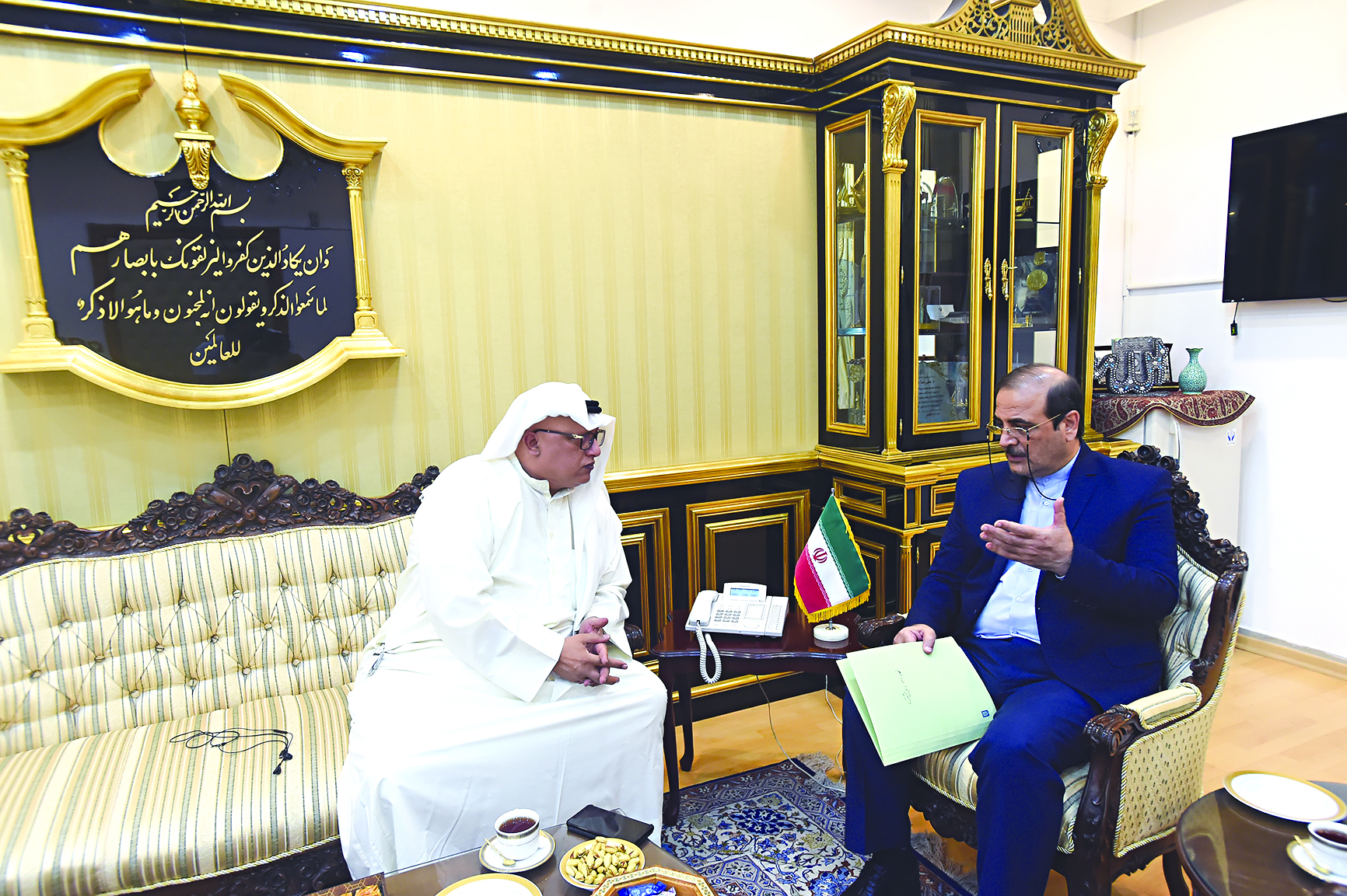 السفير الإيراني والزميل خالد الشرقاوي