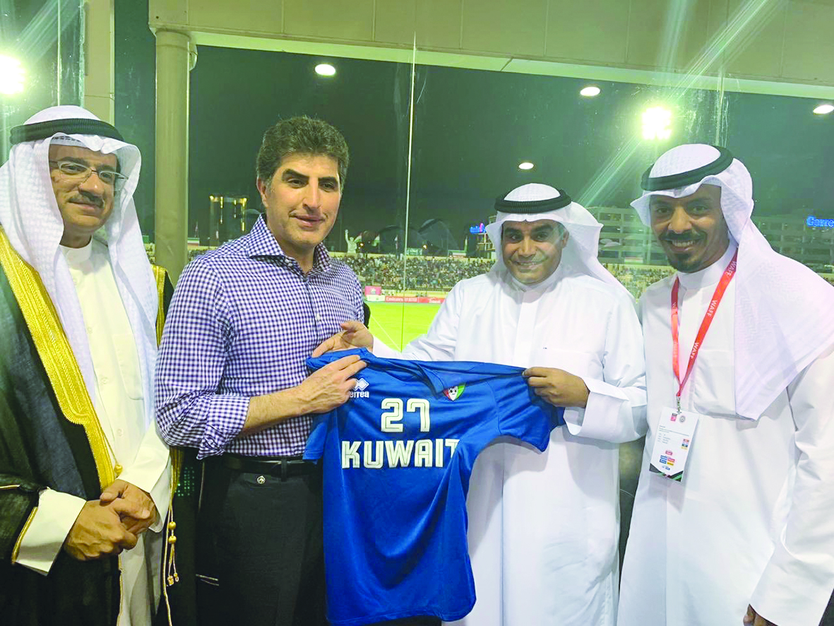 u0639u0642u0644u0629 u064au0647u062fu064a u0627u0644u0642u0645u064au0635 u0627u0644u062au0630u0643u0627u0631u064a u0625u0644u0649 u0628u0627u0631u0627u0632u0627u0646u064a