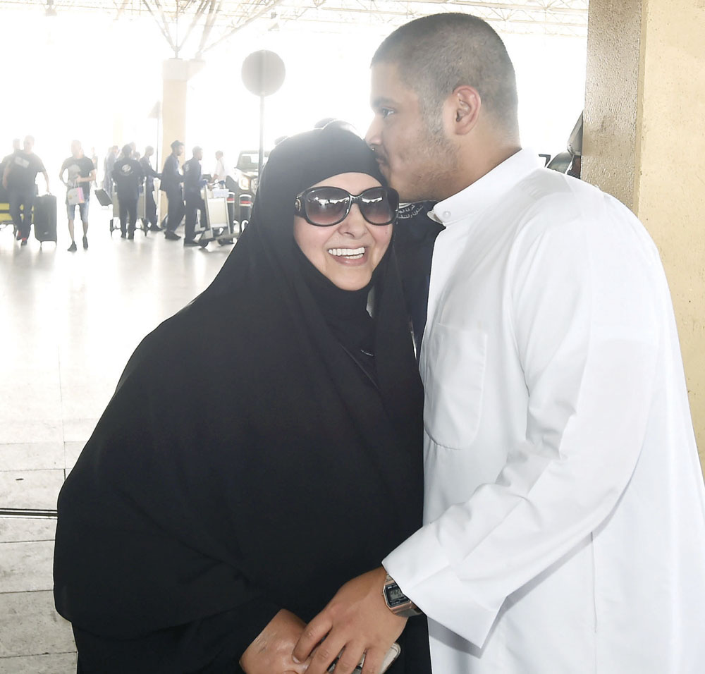 توديع الوالدة