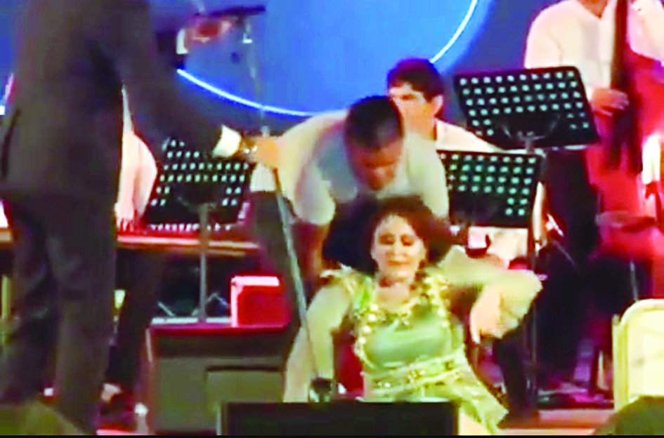 ميادة بعد سقوطها على المسرح