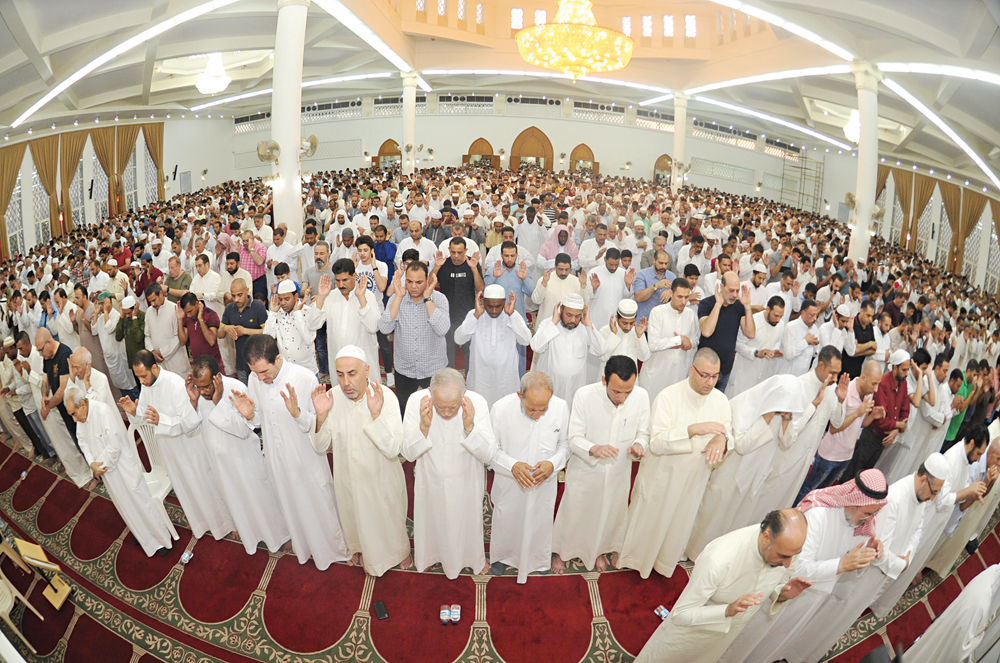 u0623u062du062f u0627u0644u0645u0633u0627u062cu062f u0627u0643u062au0638 u0628u0627u0644u0645u0635u0644u064au0646   t  (u062au0635u0648u064au0631 u0633u0639u062f u0647u0646u062fu0627u0648u064a)