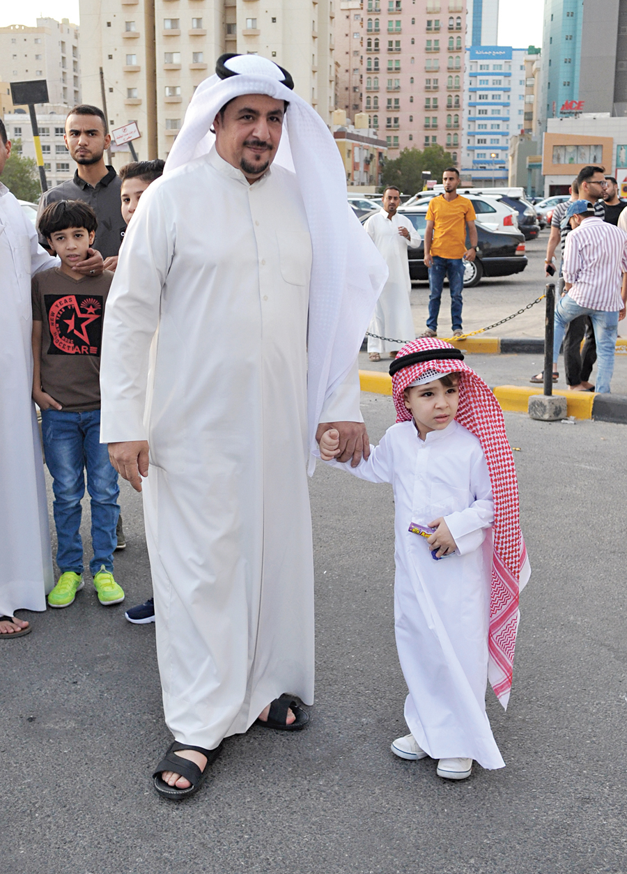 صلاة العيد استقطبت الكبار والصغار