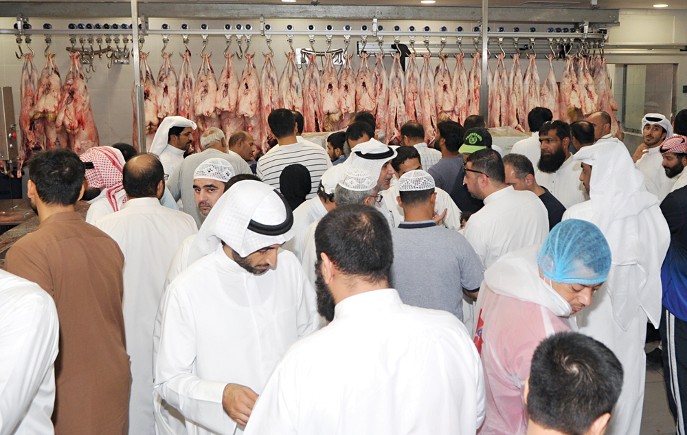 مسلخ العاصمة اكتظ بالأضاحي والمضحين