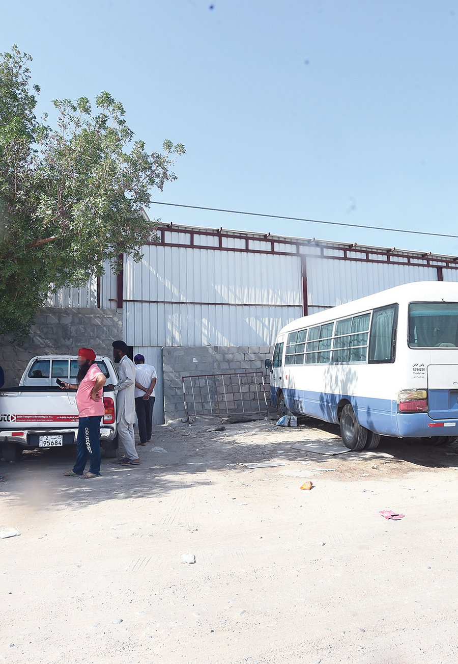 المشهد من الخارج	(تصوير أسعد عبدالله)