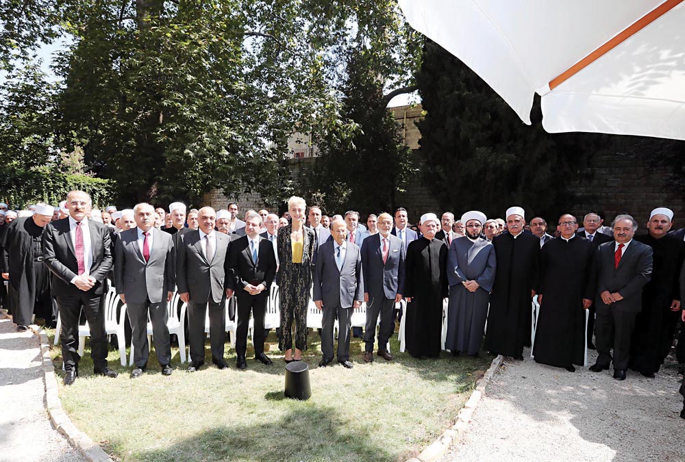 u0639u0648u0646 u064au062au0648u0633u0651u0637 u0641u0627u0639u0644u064au0627u062a u0633u064au0627u0633u064au0629 u0648u062fu064au0646u064au0629 u0648u0639u0627u0626u0644u064au0629 u0641u064a u0642u0635u0631 u0628u064au062a u0627u0644u062fu064au0646