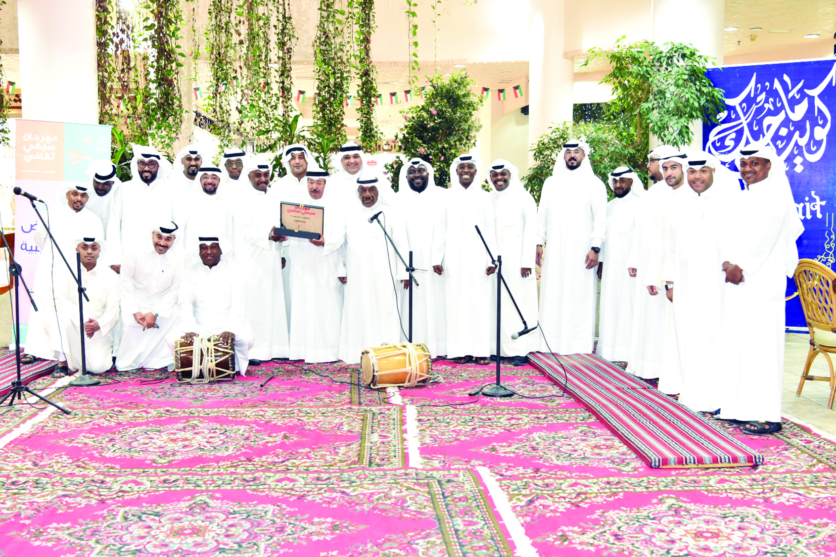 u0641u0631u0642u0629 u00abu0646u0627u0635u0631 u0628u0648u0639u0648u0636u00bb u0644u0644u0641u0646u0648u0646 u0627u0644u0634u0639u0628u064au0629