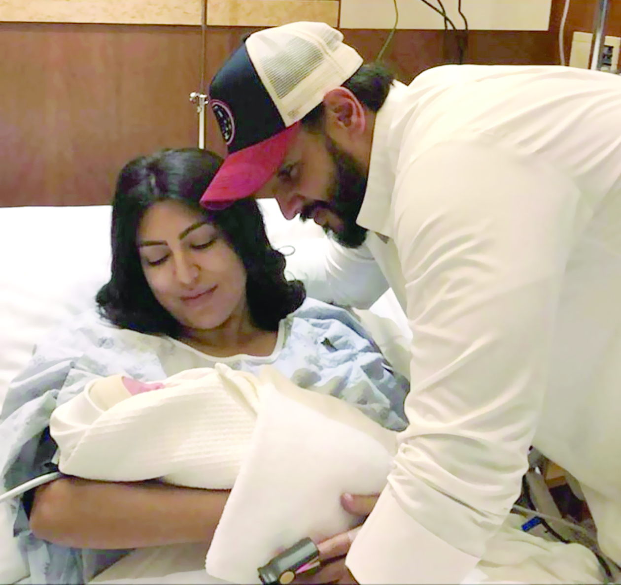 u062fu0627u0646u0629 u0627u0644u0637u0648u064au0631u0634 u0645u0639 u0632u0648u062cu0647u0627 u0639u0628u062fu0627u0644u0639u0632u064au0632 u0627u0644u0632u064au062f u0648u0627u0628u0646u062au0647u0645u0627 u062fu064au0645