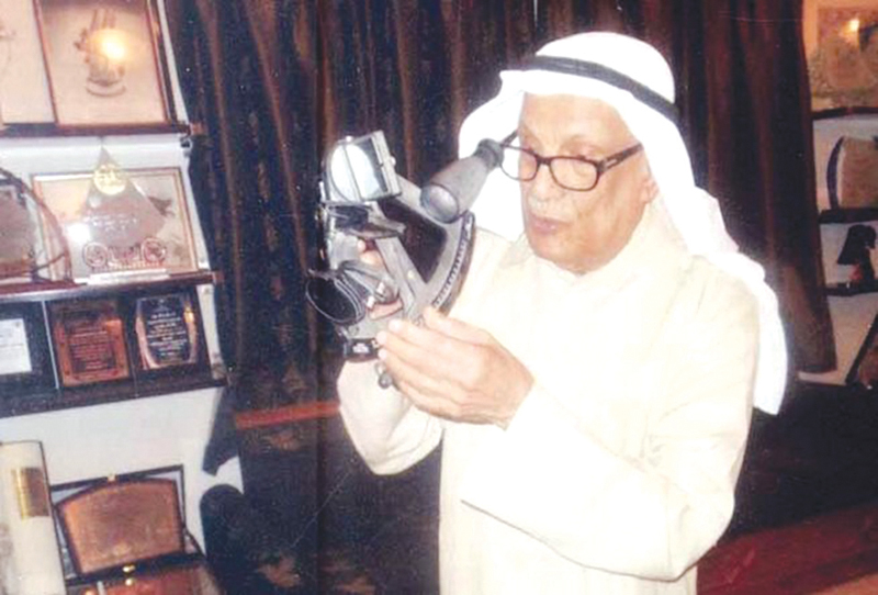 علاقة خاصة مع الأدوات الفلكية 