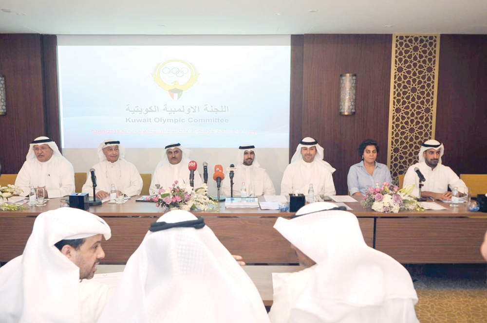 u0631u0626u064au0633 u0627u0644u0644u062cu0646u0629 u0627u0644u0623u0648u0644u0645u0628u064au0629 u0641u0647u062f u0627u0644u0646u0627u0635u0631 u0645u062au0631u0626u0633u0627u064b u0627u062cu062au0645u0627u0639 u0627u0644u062cu0645u0639u064au0629 u0627u0644u0639u0645u0648u0645u064au0629 u0623u0645u0633 t                                      (u062au0635u0648u064au0631 u0633u0639u062f u0647u0646u062fu0627u0648u064a)