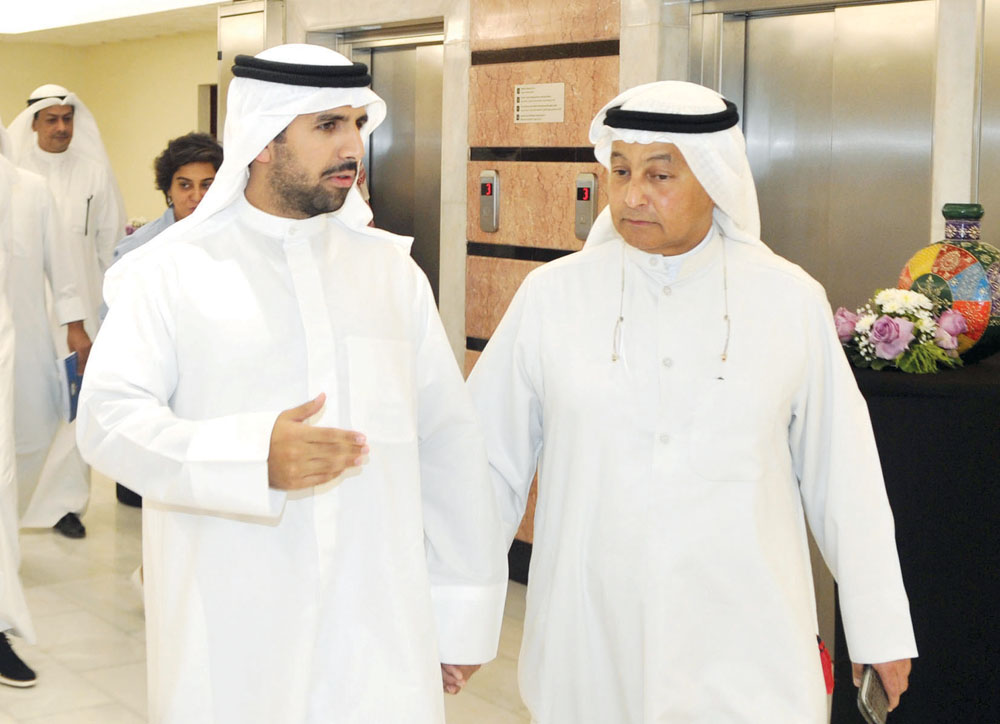 u0627u0644u0645u0633u0644u0645 u0641u064a u062du062fu064au062b u0645u0639 u0631u0626u064au0633 u0627u0644u0644u062cu0646u0629 u0627u0644u0623u0648u0644u0645u0628u064au0629 u0641u0647u062f u0627u0644u0646u0627u0635u0631