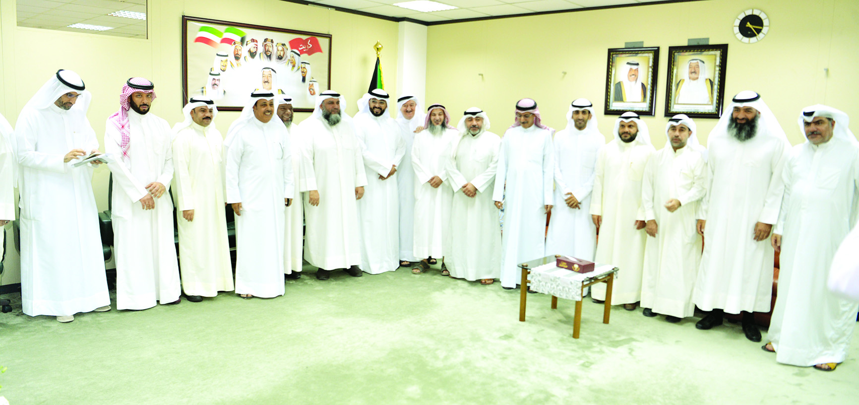 u0634u0639u064au0628 u0645u062au0648u0633u0637u0627u064b u0645u0647u0646u0626u064au0647  t  (u062au0635u0648u064au0631 u0646u0627u064au0641 u0627u0644u0639u0642u0644u0629)