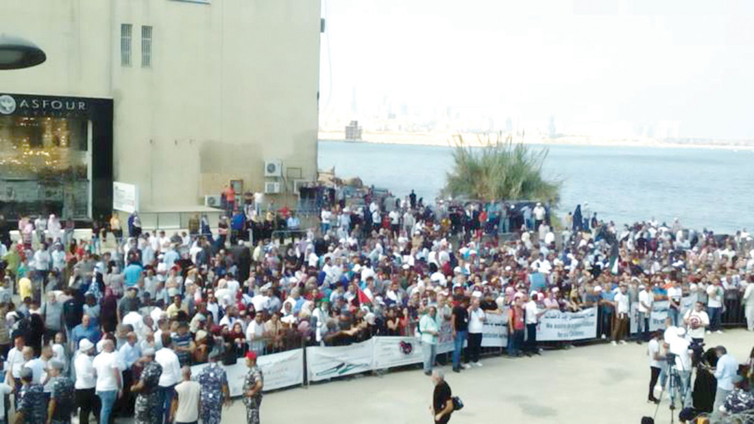 u0641u0644u0633u0637u064au0646u064au0648u0646 u064au0639u062au0635u0645u0648u0646 u0623u0645u0633 u0623u0645u0627u0645 u0627u0644u0633u0641u0627u0631u0629 u0627u0644u0643u0646u062fu064au0629 u0641u064a u0644u0628u0646u0627u0646 u0644u0644u0645u0637u0627u0644u0628u0629 u0628u0641u062au062d u0628u0627u0628 u0627u0644u0647u062cu0631u0629 u0644u0644u0627u062cu0626u064au0646 