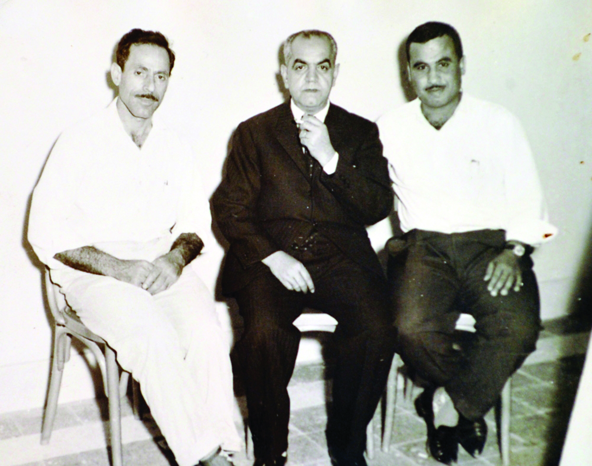 ... وبصحبة المطرب الراحل محمد عبدالمطلب 