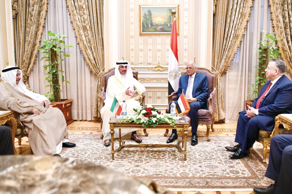 من جلسة المحادثات البرلمانية بين رئيس مجلس الأمة ورئيس مجلس النواب المصري