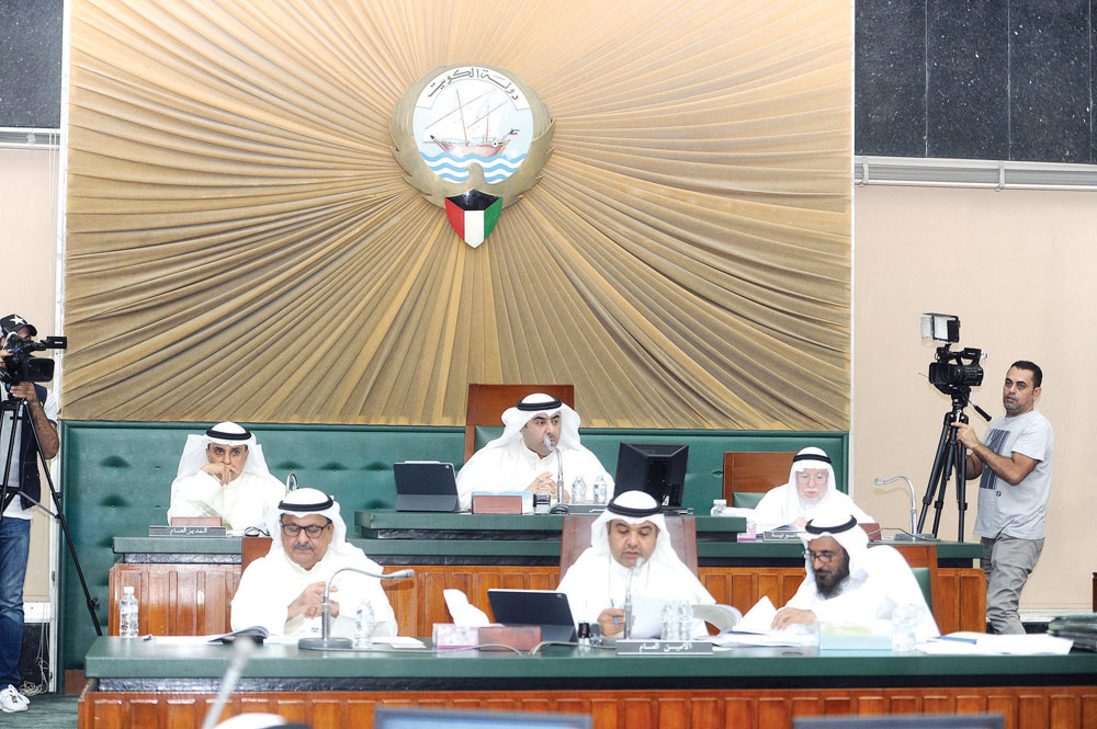 u0627u0644u0639u062au064au0628u064a u0645u062au0631u0626u0633u0627u064b u0627u0644u062cu0644u0633u0629         t(u062au0635u0648u064au0631 u0628u0633u0627u0645 u0632u064au062fu0627u0646)