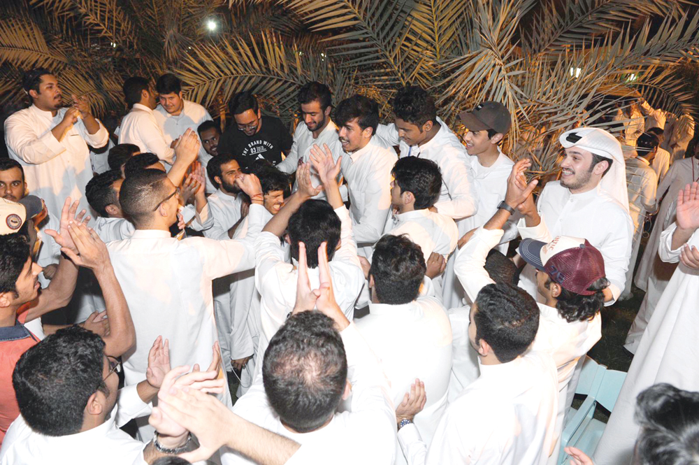 أنصار «الائتلافية» يحتفلون	 (تصوير بسام زيدان)