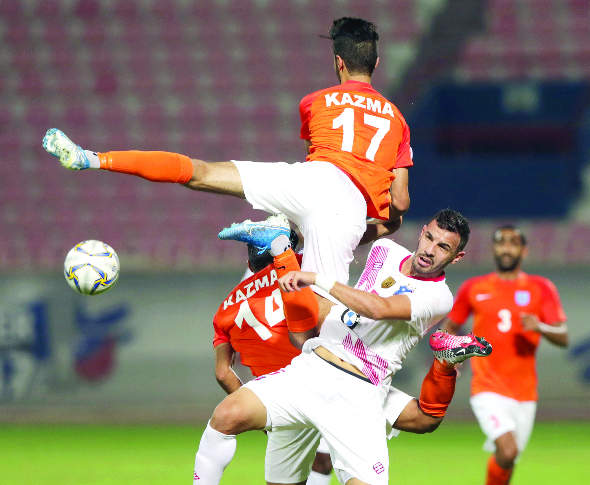 u0643u0627u0638u0645u0629 u0644u0645 u064au062du0644u0651u0642 u0637u0648u064au0644u0627u064b u0625u0630 u0639u0627u0648u062f u0627u0644u0633u0642u0648u0637 u0623u0645u0627u0645 u00abu0627u0644u0643u0648u064au062au00bb  t (u0627u0644u0623u0632u0631u0642 u062fu0648u062a u0643u0648u0645)