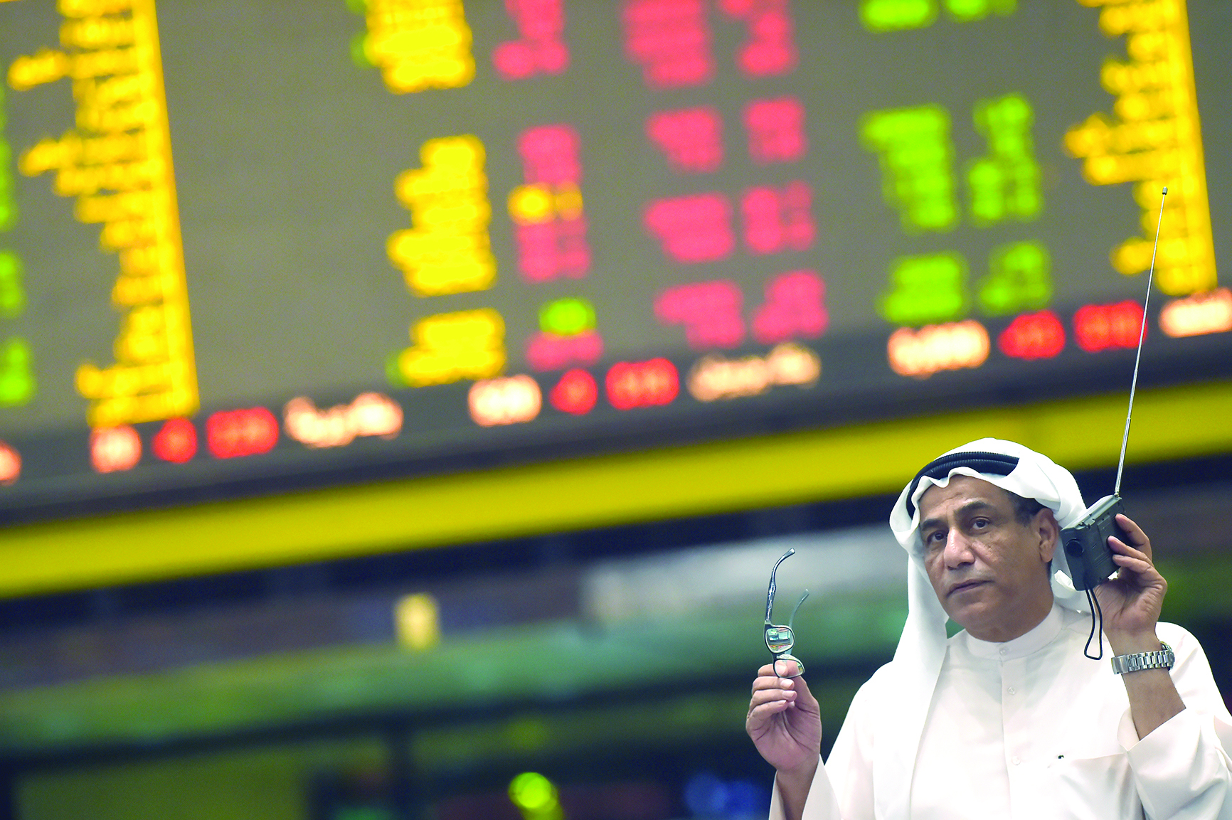 u0627u0644u0639u064au0646 u0639u0644u0649 u0627u0644u0633u0648u0642 u0648u0627u0644u0623u0630u0646 u0639u0644u0649 u062au0637u0648u0631u0627u062a u0627u0644u0645u0646u0637u0642u0629  t          (u062au0635u0648u064au0631 u0623u0633u0639u062f u0639u0628u062fu0627u0644u0644u0647) 