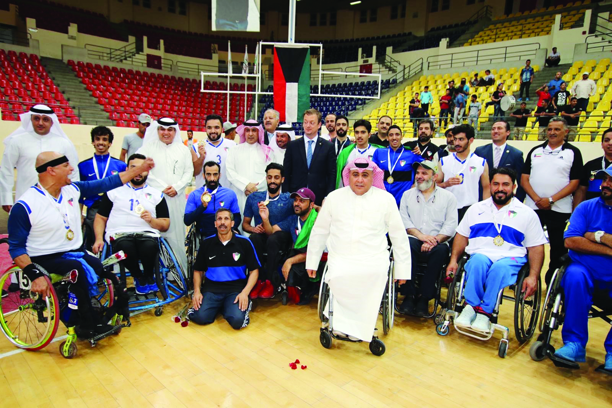 u0623u0628u0637u0627u0644 u0643u0631u0629 u0627u0644u0633u0644u0629 u064au062du062au0641u0644u0648u0646 u0628u0627u0644u0645u064au062fu0627u0644u064au0629 u0627u0644u0630u0647u0628u064au0629 u0645u0639 u0643u0628u0627u0631 u0627u0644u062du0636u0648u0631 t(u0643u0648u0646u0627)