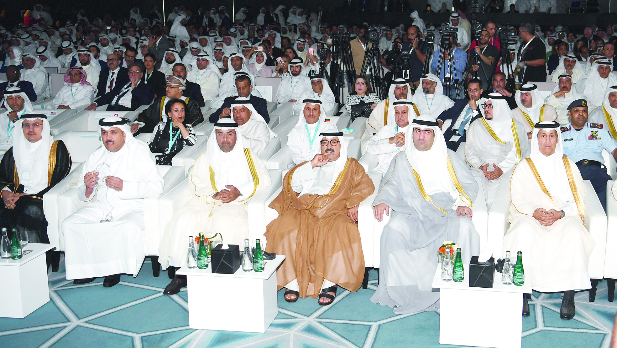 u0646u0627u0635u0631 u0627u0644u0635u0628u0627u062d u0645u062au0648u0633u0637u0627u064b u0648u0632u064au0631u064a u00abu0627u0644u0645u0627u0644u064au0629u00bb u0646u0627u064au0641 u0627u0644u062du062cu0631u0641 u0648u00abu0627u0644u062au062cu0627u0631u0629u00bb u062eu0627u0644u062f u0627u0644u0631u0648u0636u0627u0646 u0648u0645u062du0645u062f u0627u0644u0647u0627u0634u0644  t (u062au0635u0648u064au0631 u0623u0633u0639u062f u0639u0628u062fu0627u0644u0644u0647)