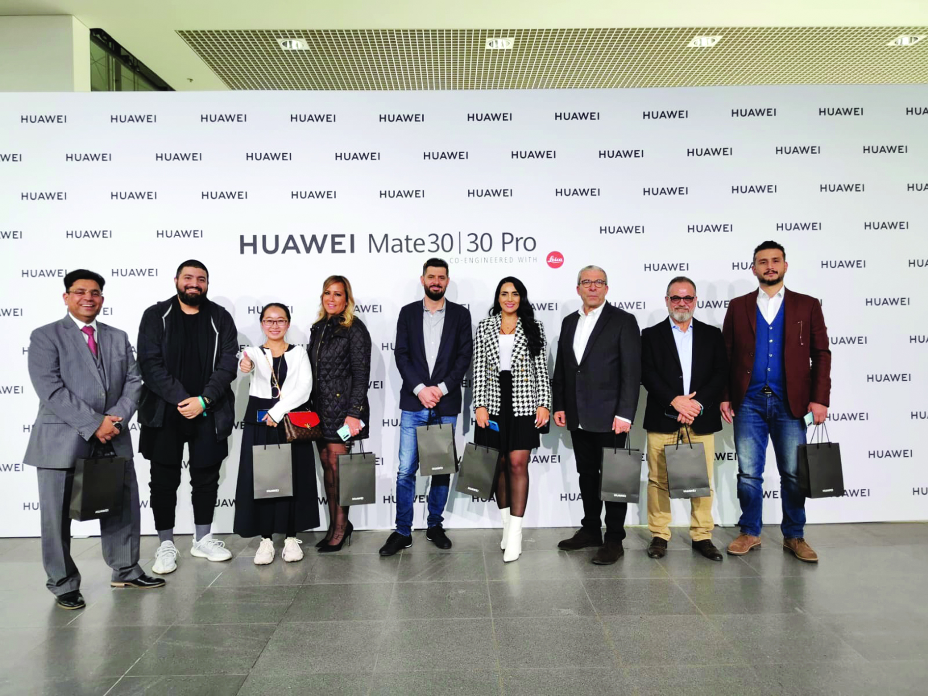 ممثّلو وسائل الإعلام المحلية خلال حفل الإطلاق