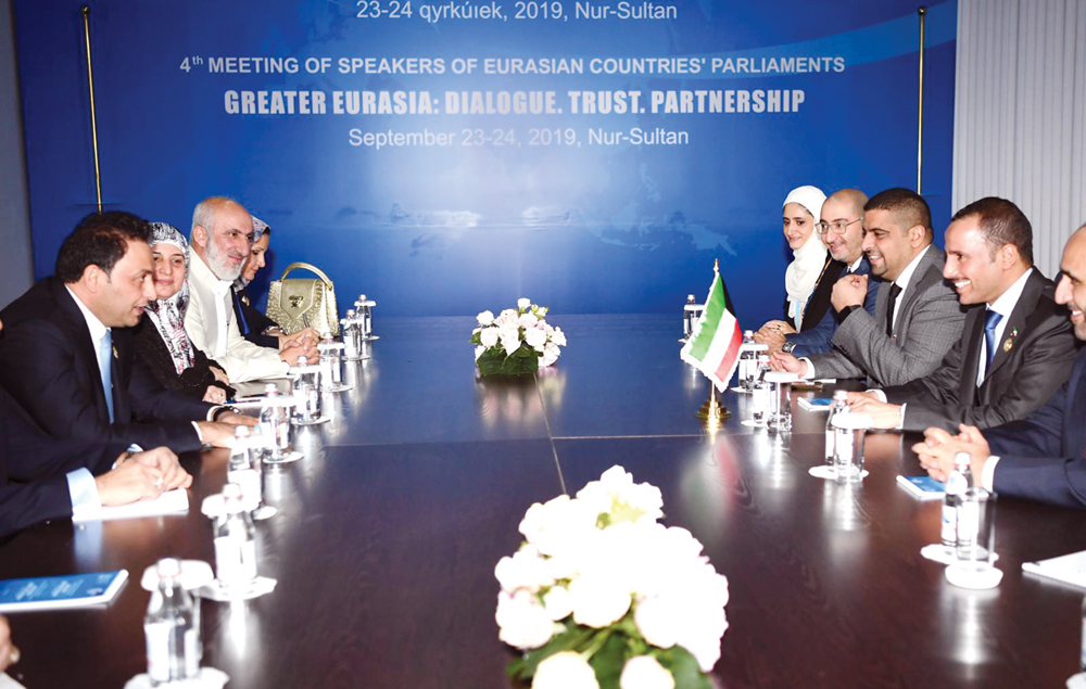 ... ومجتمعاً مع رئيس الوفد العراقي