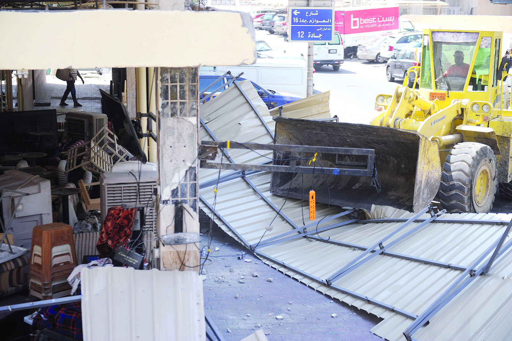 تكسير فوري للاستراحات الخارجية المخالفة 