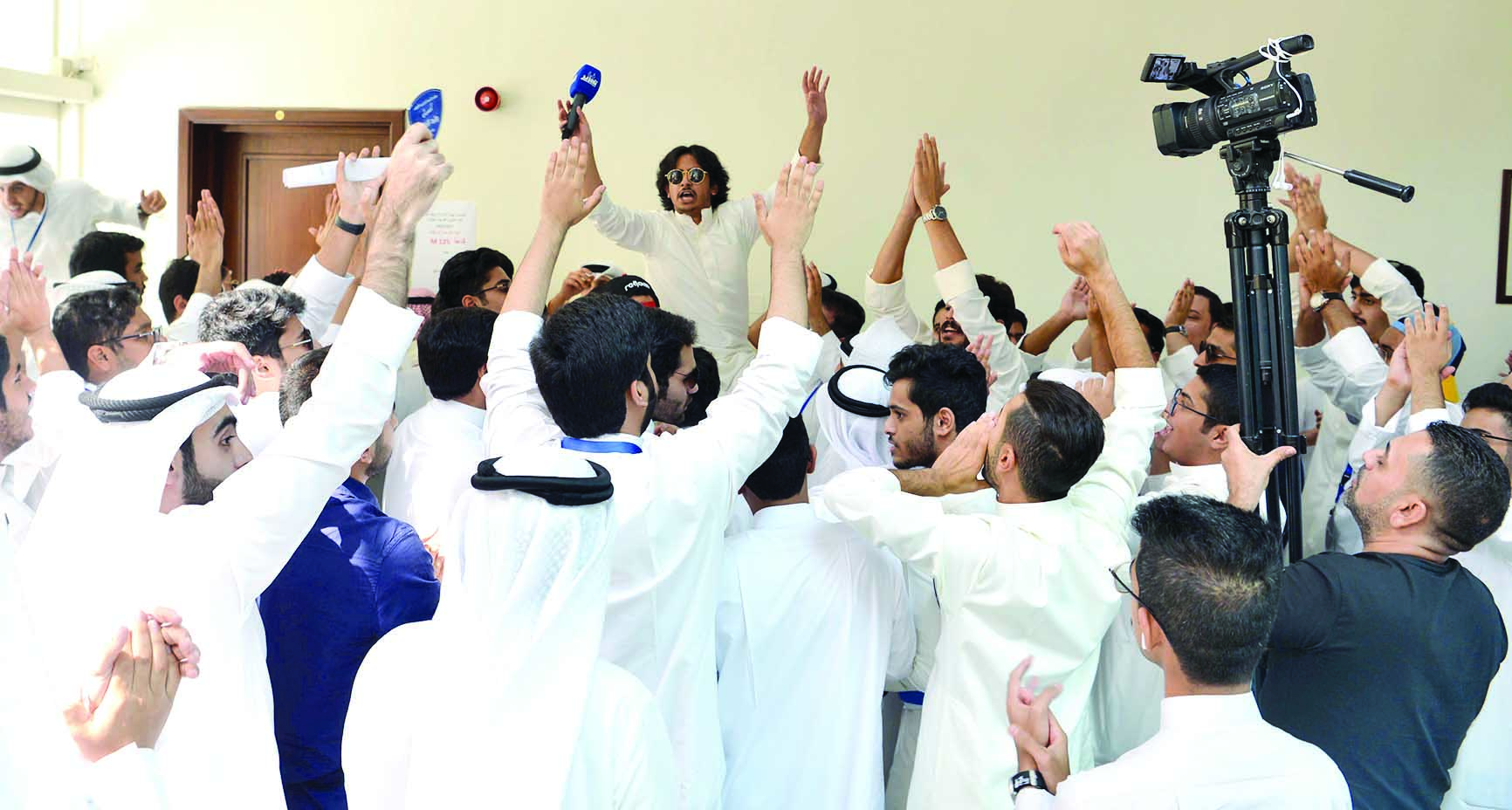 u0627u0644u0634u064au0644u0627u062a u0648u0627u0644u062fu062du0629 u0643u0627u0646u062a u062du0627u0636u0631u0629t (u062au0635u0648u064au0631 u0646u0627u064au0641 u0627u0644u0639u0642u0644u0629)