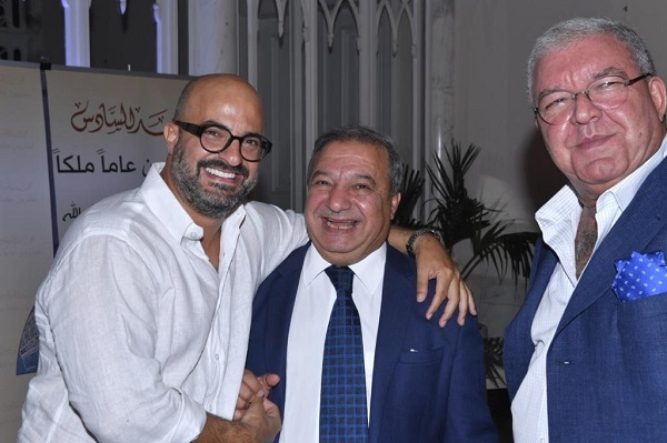  نقيب الصحافة عوني الكعكي وإلى يساره الوزير السابق نهاد المشنوق وإلى يمينه الزميل نديم قطيش