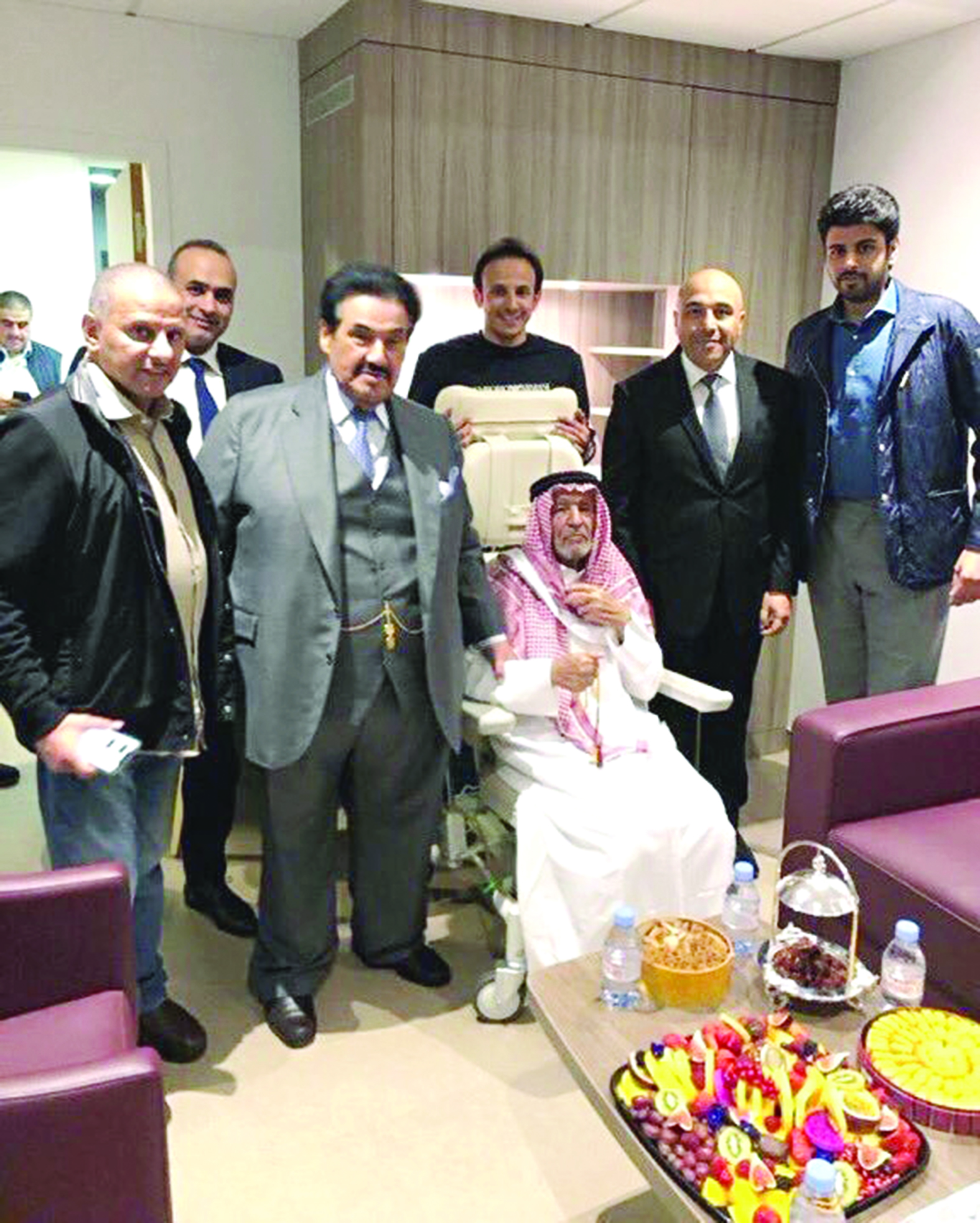 ... ولدى زيارته والد النائب طلال الجلال