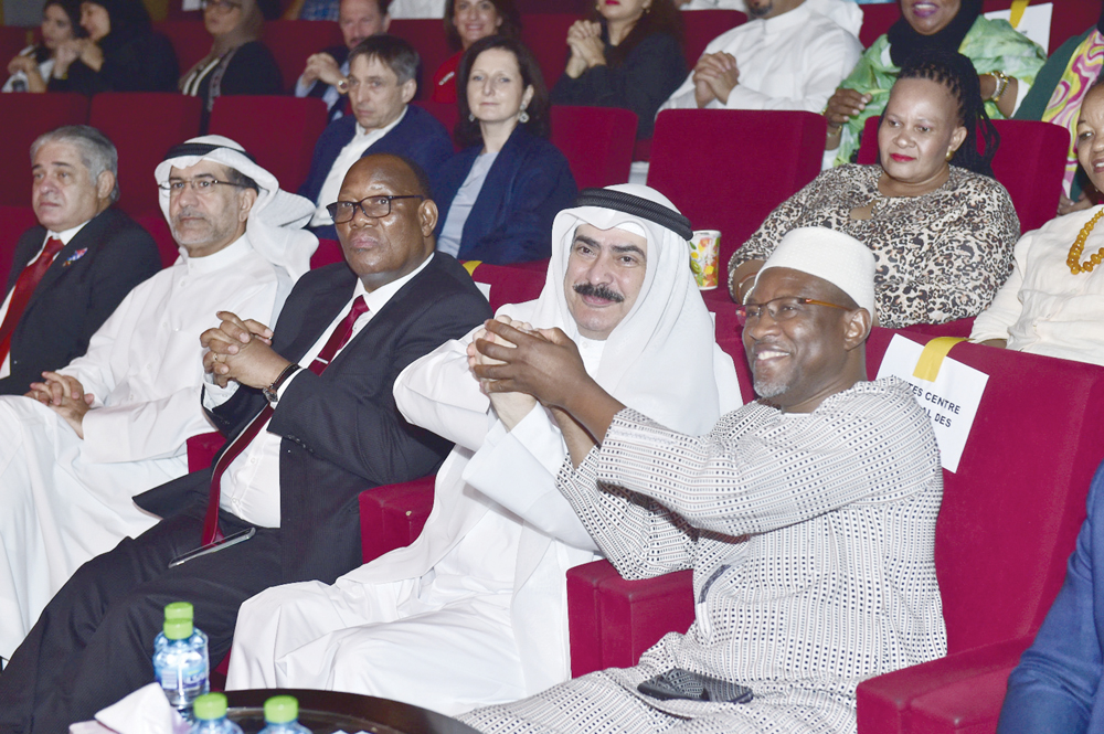 u0633u0644u064au0645u0627u0646 u0643u0648u0646u064au0647 u0648u0643u0627u0645u0644 u0627u0644u0639u0628u062fu0627u0644u062cu0644u064au0644 u0641u064a u0645u0642u062fu0645 u0627u0644u062du0636u0648u0631