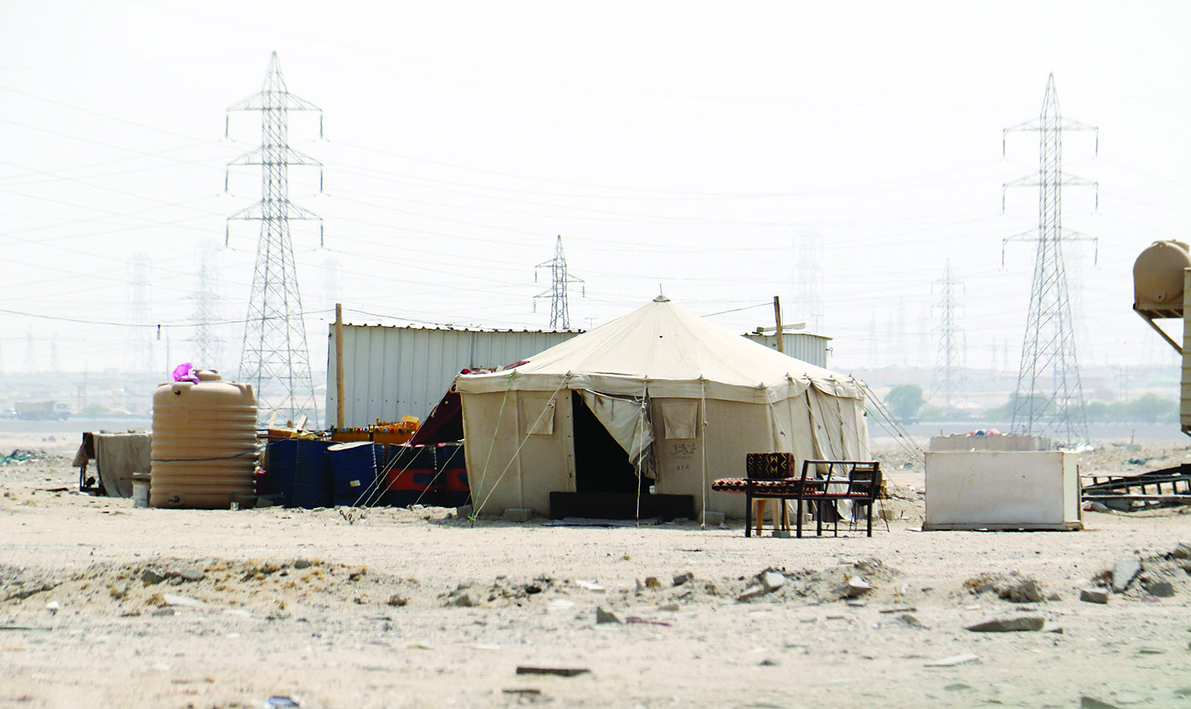 خيمة مخالفة للتخزين 