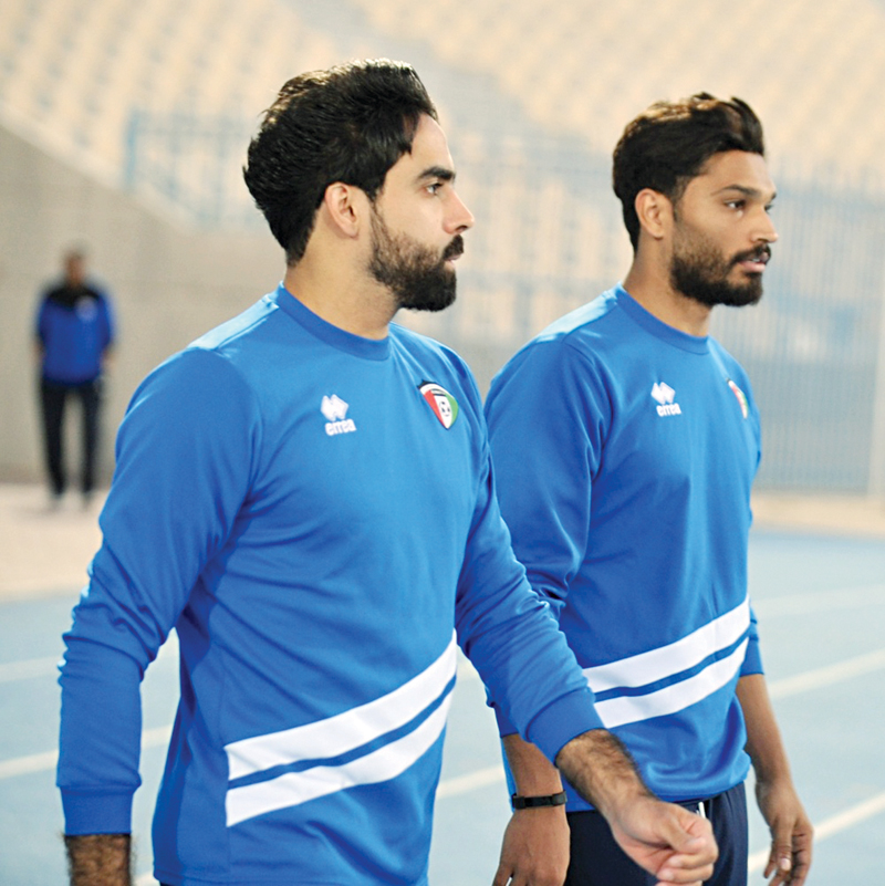 u0646u0627u0635u0631 u0648u0627u0644u0645u0648u0633u0648u064a u0645u0646 u0627u0644u0639u0646u0627u0635u0631 u0627u0644u0645u064fu062cu064eu0631u0651u0628u0629 u0641u064a u0635u0641u0648u0641 u0645u0646u062au062eu0628 u0627u0644u0643u0648u064au062a 