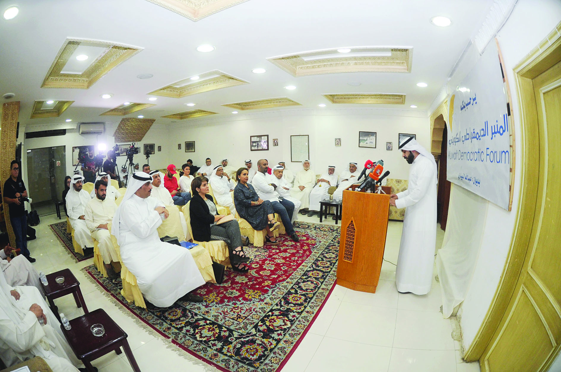 u0627u0644u0633u0646u0627u0641u064a u064au062au062du062fu062b u0641u064a u0627u0644u0646u062fu0648u0629 t(u062au0635u0648u064au0631 u0628u0633u0627u0645 u0632u064au062fu0627u0646)