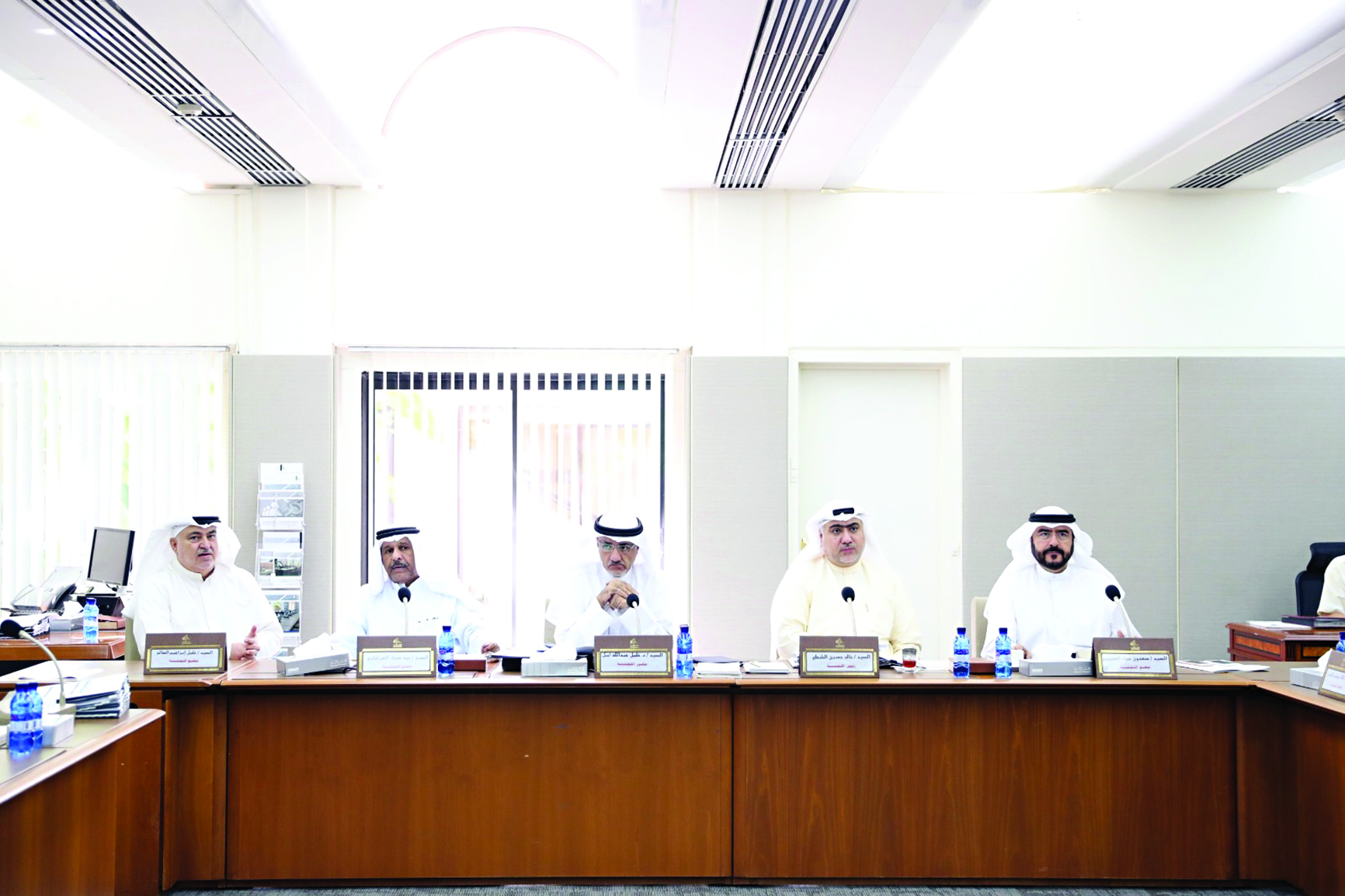 u062cu0627u0646u0628 u0645u0646 u0627u062cu062au0645u0627u0639 u0627u0644u0644u062cu0646u0629 u0627u0644u062au0634u0631u064au0639u064au0629 u0623u0645u0633