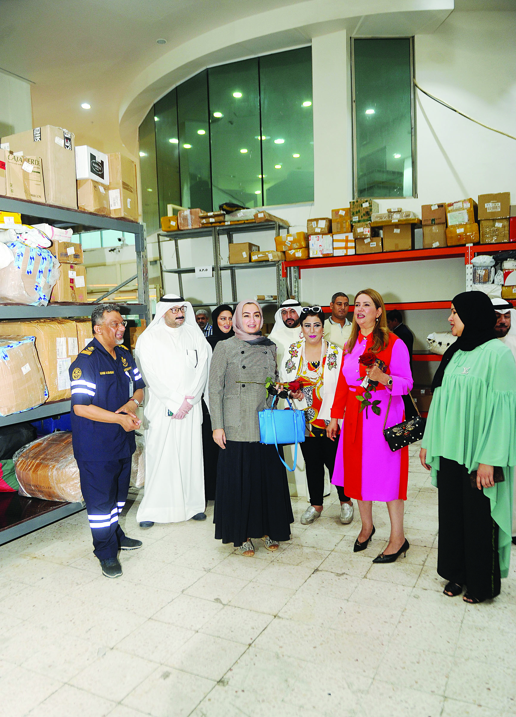 الشهاب والسبيعي تتفقدان مستودع الطرود