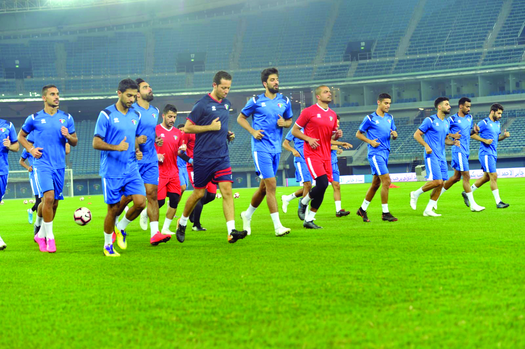 u062cu0627u0646u0628 u0645u0646 u062au062fu0631u064au0628 u00abu0627u0644u0623u0632u0631u0642u00bb u0623u0645u0633 u0639u0644u0649 u0627u0633u062au0627u062f u062cu0627u0628u0631 u0627u0644u062fu0648u0644u064a t(u062au0635u0648u064au0631 u0646u0627u064au0641 u0627u0644u0639u0642u0644u0629)